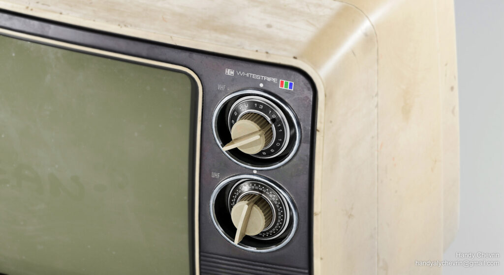 handy-chevrin-tv-close-up